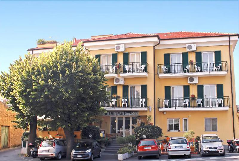 Hotel Torre Antica Loano Exteriör bild