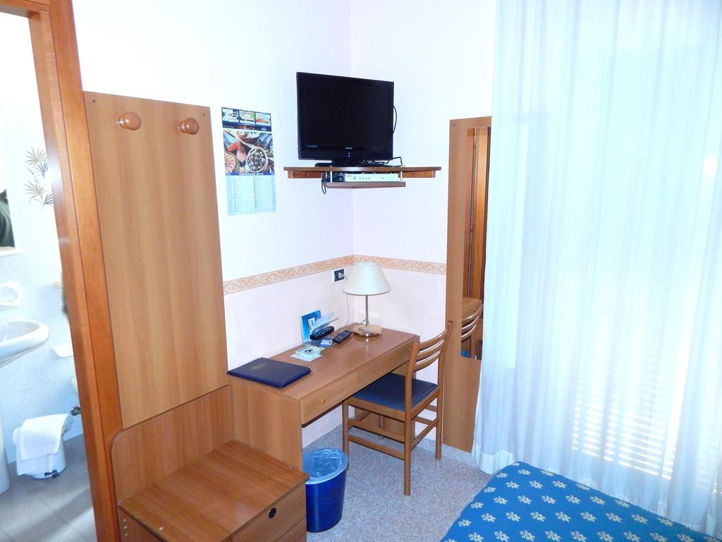 Hotel Torre Antica Loano Exteriör bild